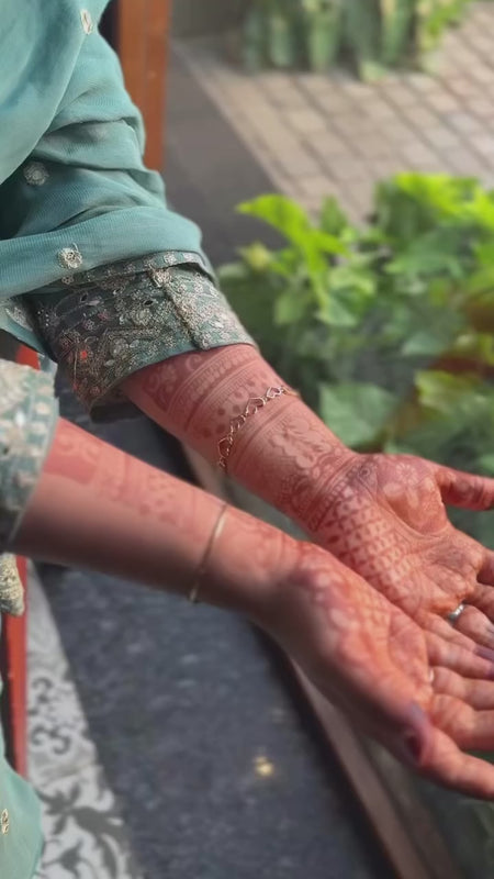 Henna Service & cone available…..🍃🙌🏻